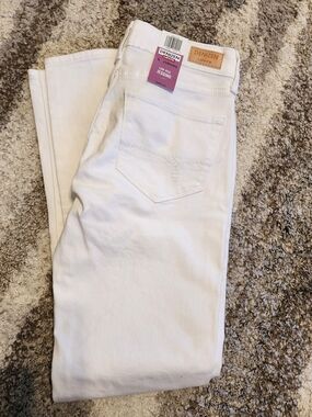 "Denizen from Levi's" White Women's Jeggings. NWT